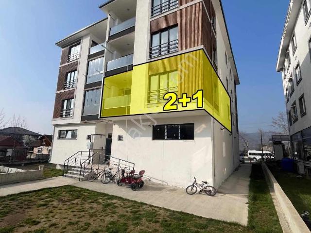 Ruşen Aydın Gayrimenkul'den Kaynaşlı Merkezde Satılık Yeni Daire