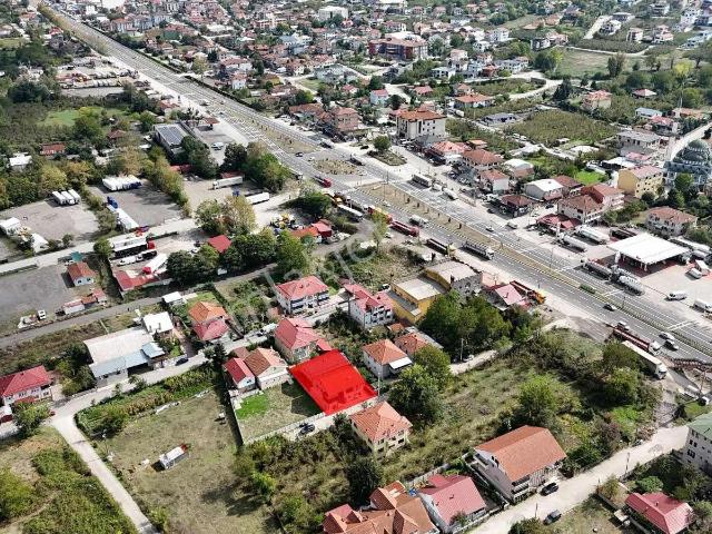 Ruşen Aydın Gyd'dan Kaynaşlı Karaçalı'da Arsası İle Satılık Ev