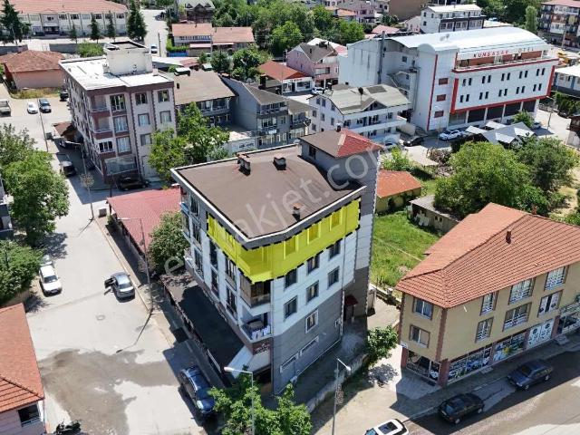 Ruşen Aydın Gyd'dan Kaynaşlı Merkezde Satılık 2+1 Daire