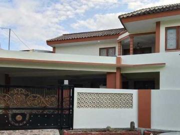 Rumah Cantik Hoek, Full Furnished & Siap Huni di Tytyan Indah Bekasi