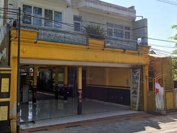 RUMAH DAN USAHA CARWASH LOKASI STRATEGIS TENGAH KOTA BANYUWANGI
