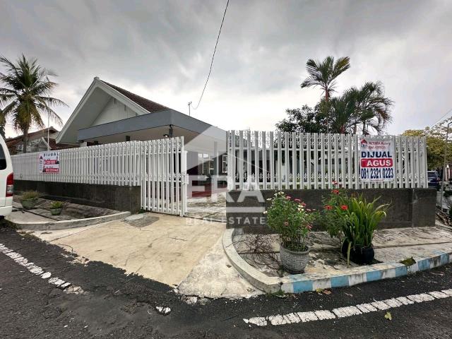 Rumah dijual di jalan Kahayan Malang lokasi strategis