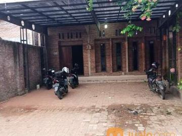 Rumah dijual di Kergon - Taman, Halaman