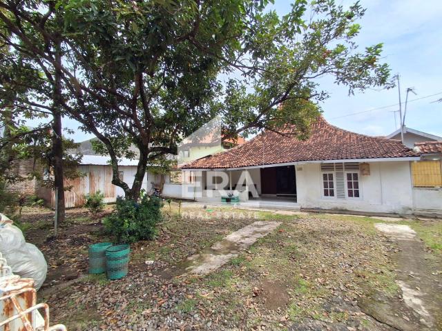 Rumah Heritage Halaman Luas di Kawasan Komersil Sunan Muria Kudus