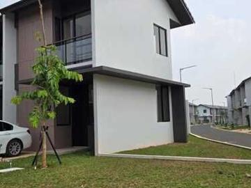 Rumah Minimalis Cantik dan Nyaman Siap Huni 2 Lantai Hoek Cluster Cendana Crest, Legok Tangerang