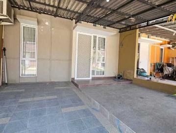 Rumah Sewa Asri dan Nyaman di MGC Cluster Royal London Bekasi