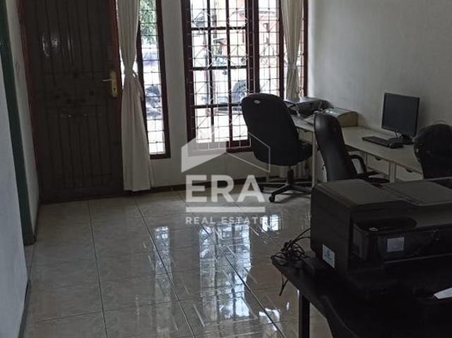 Rumah strategis Jl Pramuka Nagasari Karawang di Jual cepat