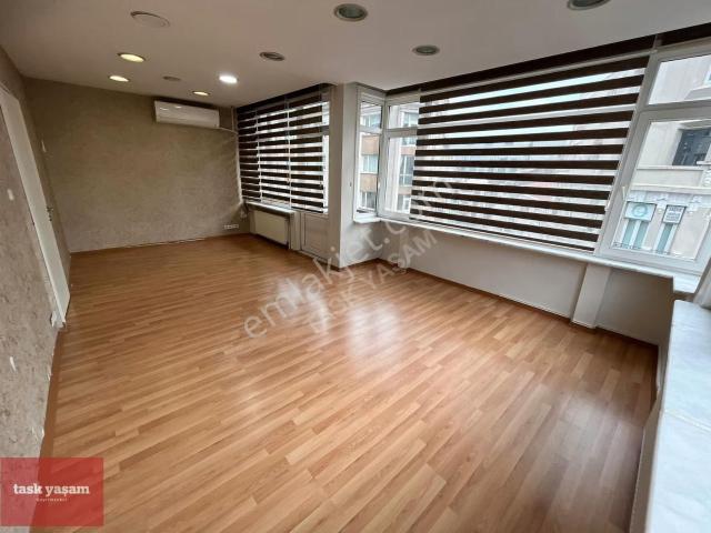 Rumeli Caddesinde Konut Ve İş Yerine Uygun 4+1 Kiralık Daire