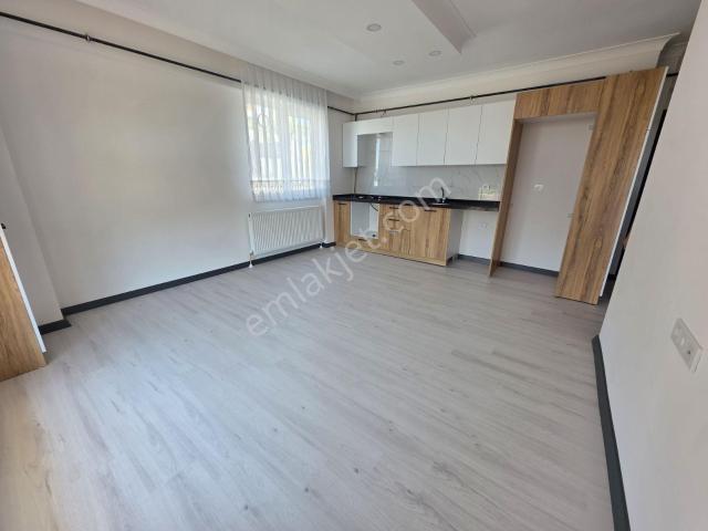 Rumeli Mah.de Geniş Kullanışlı Yüksek Giriş 1+1 Kiralık Daire!