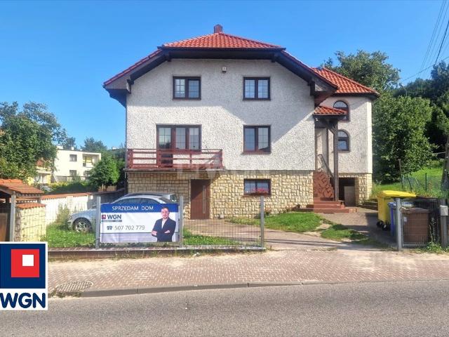 Przestronny dom 257 m2 z 13 pokojami, inwestycja lub rodzina