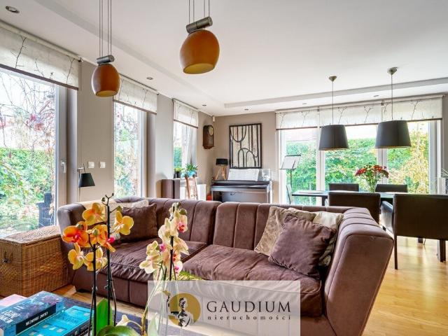 Elegancki bliźniak 186 m2 z garażem i ogrodem