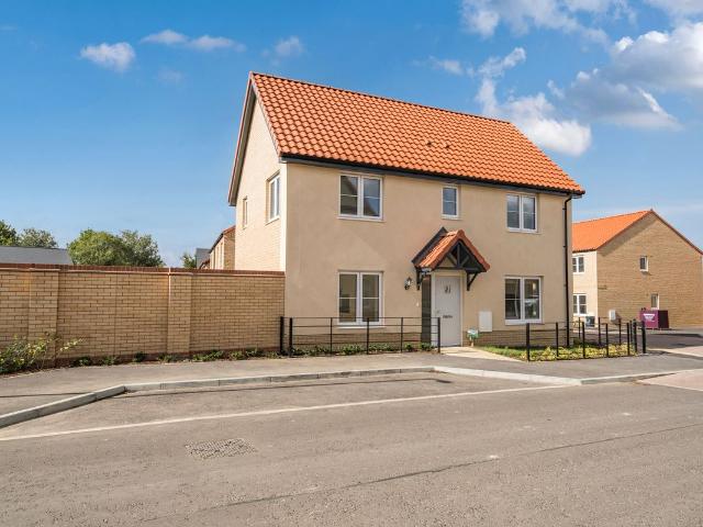 Runway, Sudbury CO10, 3 bed property to rent, £1,500 pcm | PrimeLocation