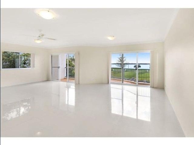 Penthouse! Private sale. Nth facing 2 brm 2 bthrm Open plan Massive water views