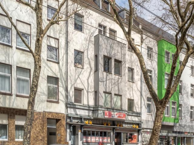 Rund 208.000 EUR Jahresmiete: Wohn & Geschäftshaus mit Boardinghouse in Köln Buchforst