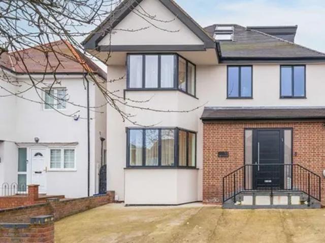 Rundell Crescent, London, NW4 3BS, United Kingdom | 6 bed house for rent #139333623 | Rentberry