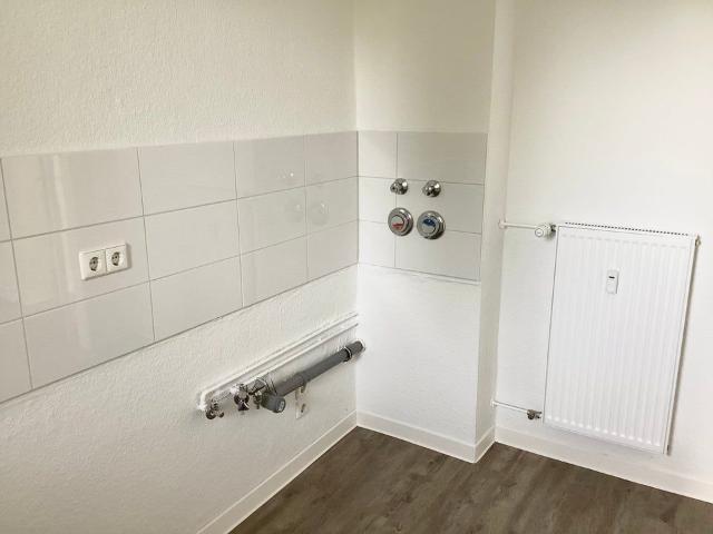Rundum wohlfühlen: gemütliche 3 Zimmer Wohnung mit Loggia zum Innenhof