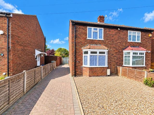 Runfold Avenue, Luton LU3, 2 bed semi detached house to rent, £1,500 pcm | PrimeLocation