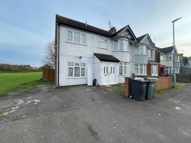 Runfold Avenue, Luton LU3, 5 bed semi detached house to rent, £1,900 pcm | PrimeLocation