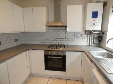Runley Road, Luton LU1, 5 bed semi detached house to rent, £2,150 pcm | PrimeLocation