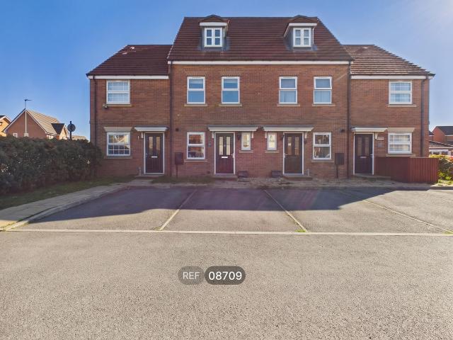 Runnymede Lane, Kingswood, Hull HU7, 3 bed terraced house to rent, £995 pcm | PrimeLocation