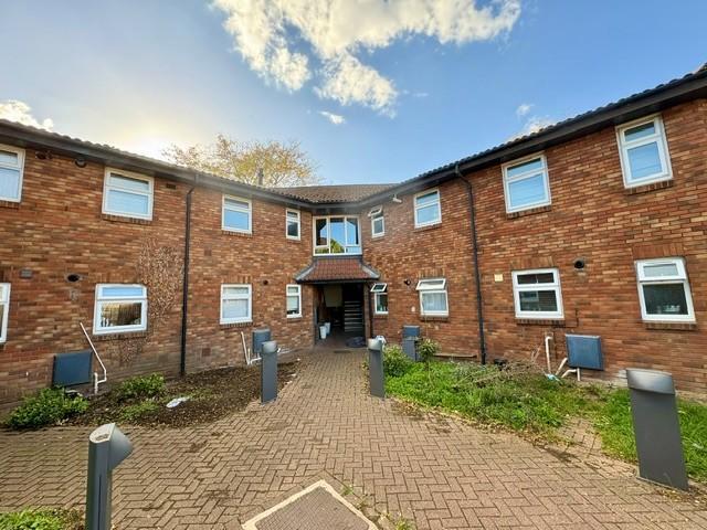 Runswick Court, Stevenage, SG1 1 bed apartment to rent £1,200 pcm £277 pw