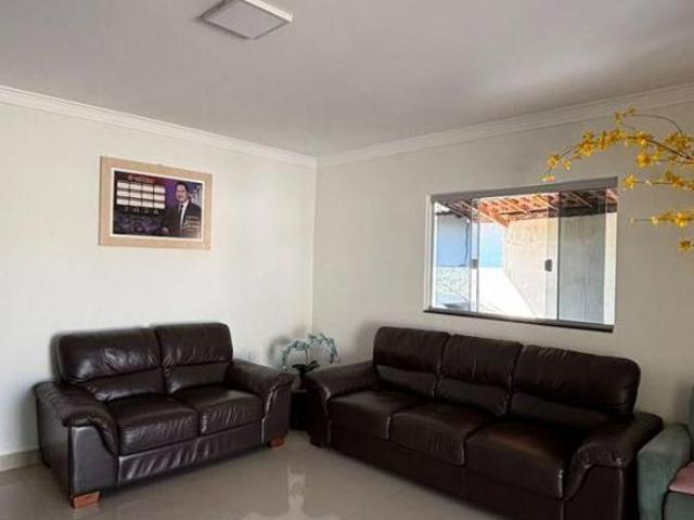 Rua 6, 3 qts sendo 2 suites, condomínio, piscina, churrasqueira, 800m