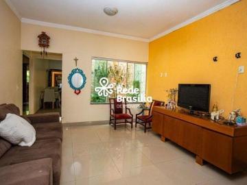 Rua 6 Chácara 277 | Casa Térrea 3 Quartos sendo 1 suíte com 3 Vagas de Garagem Coberta Vicente Pir