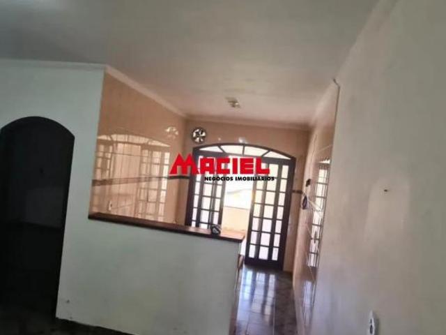 Rua Allan Kardec Parque Itamarati Jacareí, SP 3 casa no mesmo terreno garagem para 15 carros