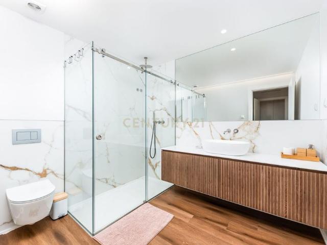 Rua Armando Caldas, Alto da montanha, Carnaxide n.º 18 1º Piso, Esquerdo, Carnaxide e Queijas, Faro 2790 011