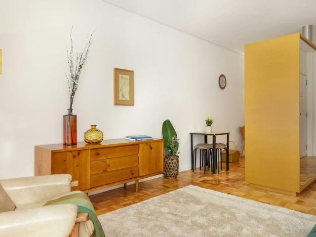 Rua de José Falcão, Porto, Braga 4050 315