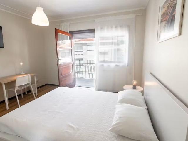 Rua Henrique Galvão, Vila Nova de Gaia, Porto 4430
