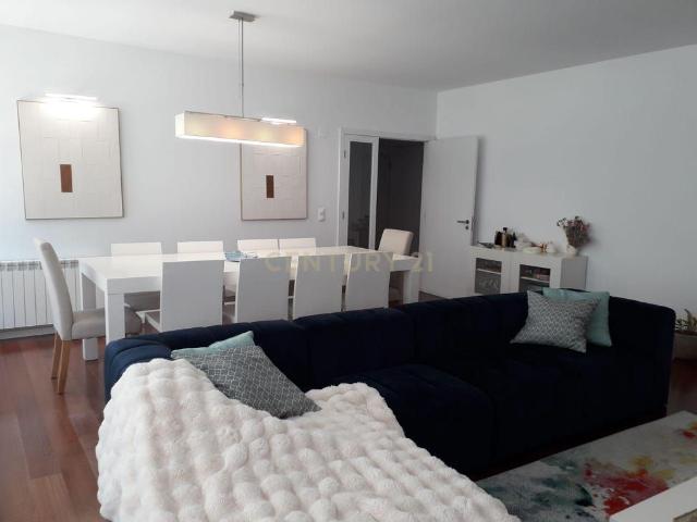 Rua Melo Antunes, Santa Clara, Lisbon 1750 209
