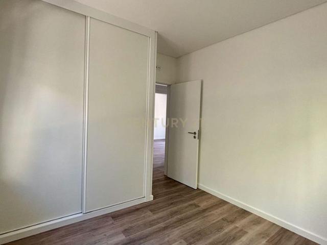 Rua Santiago, Camarate, Lisbon 2680 079