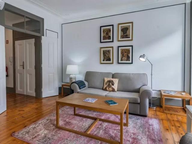 Rua Serpa Pinto, Encarnao, Lisbon 1200 442