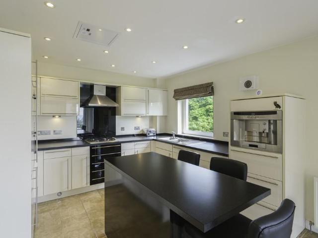 Rubislaw Drive, Aberdeen 3 bed apartment to rent £2,300 pcm £531 pw