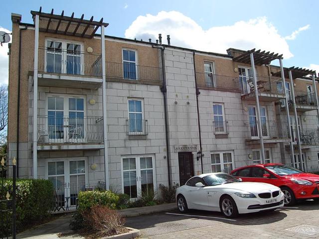 Rubislaw Mansions, Queens Road, West. 2 bed flat to rent £995 pcm £230 pw