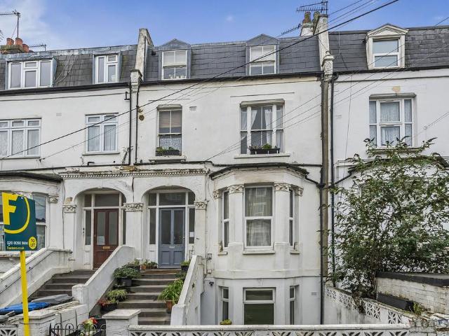 Rucklidge Avenue, Kensal Green. 1 bed flat to rent £1,650 pcm £381 pw