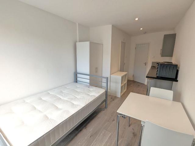 Rucklidge Avenue, Willesden Junction NW10, Studio to rent, £1,300 pcm | PrimeLocation