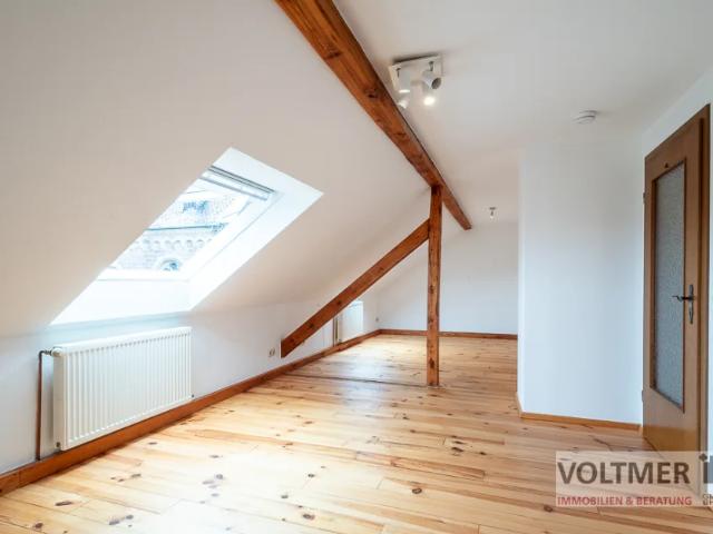 RÜCKZUGSORT gemütliche Dachgeschosswohnung mit Gemeinschaftsgarten in Neunkirchen!