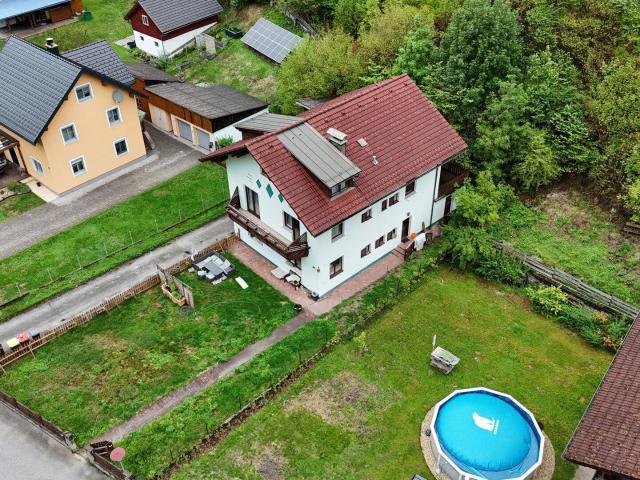 Rückzugsort im Grünen – großzügiges Wohnhaus mit Garten, Balkon & Garage