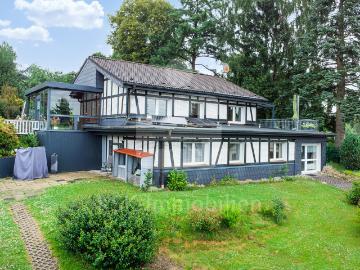 Rückzugsort im Grünen Idyllisches Wohnen im Ferienhaus nähe Lingesetalsperre!