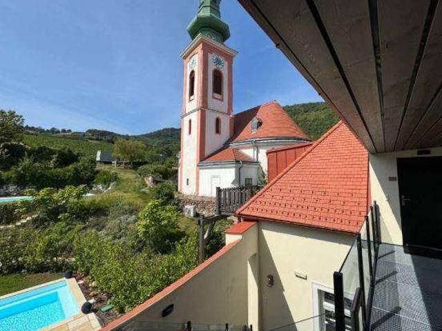 Rückzugsort mit Historie Luxus Dachgeschosswohnung im Kahlenbergerdorf