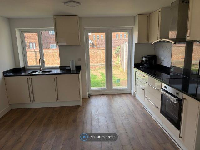 Rudyard Close, Luton LU4, 5 bed semi detached house to rent, £2,000 pcm | PrimeLocation