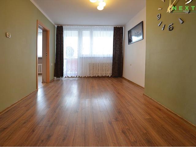 3 pokojowe mieszkanie z dużym balkonem, do odświeżenia