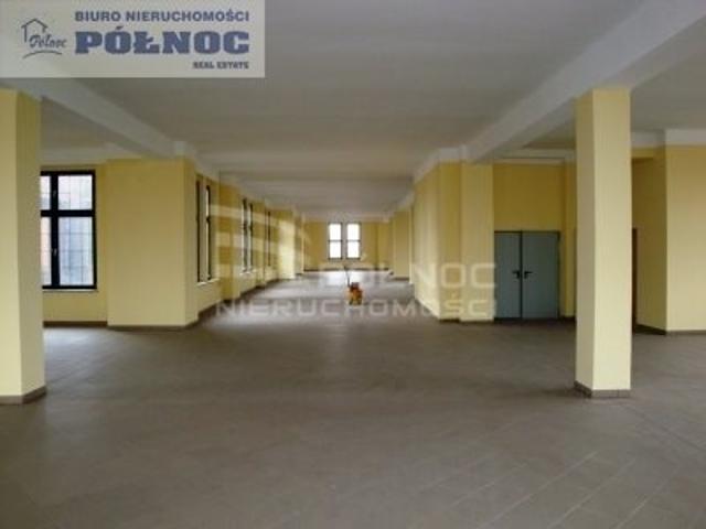 Wynajmę przestronny lokal 460 m² z parkingiem i projektem w cenie