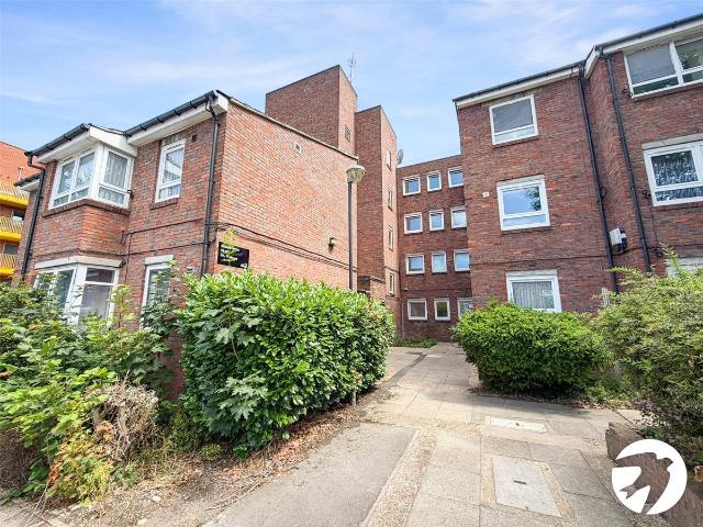 Ruddstreet Close, London SE18, 1 bed flat to rent, £1,500 pcm | PrimeLocation