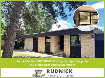 Rudnick bietet GARTENHOFHAUS: geräumiger Bungalow mit pflegeleicht angelegtem Atrium