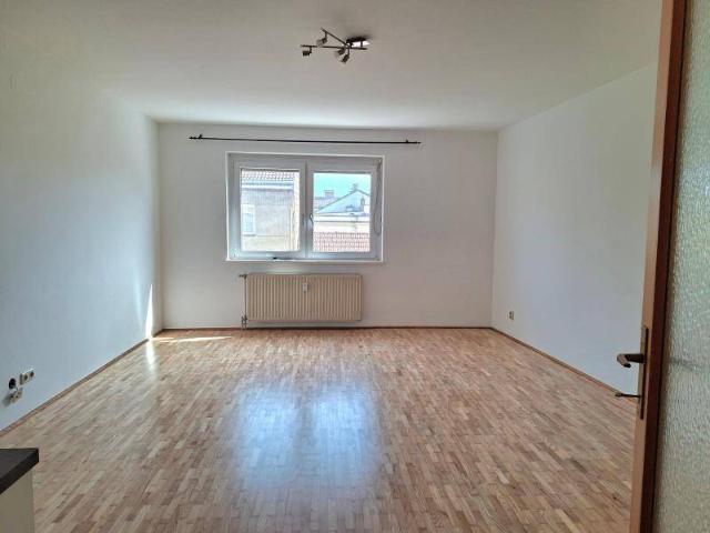 Rudolfstrasse 24/ 3/12: Single/Pendler! Reizende gepflegte Kleinwohnung mit integrierter, neuer, ablösefreier Küche, 36,65 m2 WNFL, 3 Liftstock, 1 Raum