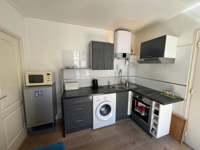 RUE CHAMPIONNET 2P meublé 25.30m²