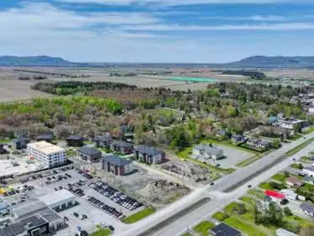 Rue Andrée Champagne, Saint Hyacinthe, QC, J2S 9A5 vacant la.
